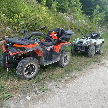 Vikendica U Prirodi Na Rancu Hébergement de vacances *