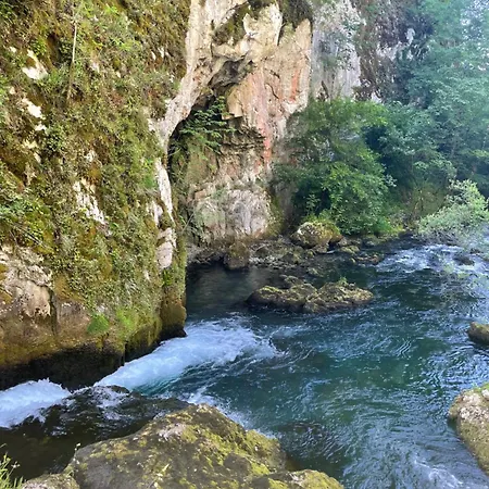 Vikendica U Prirodi Na Rancu
